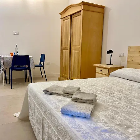 Konukevi Dinesh Sottomarina