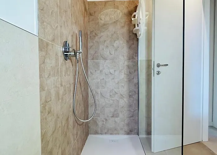 Dinesh 3* Sottomarina