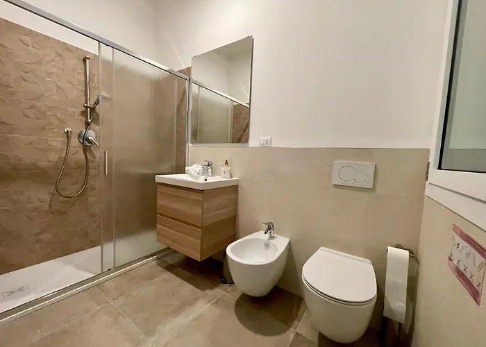 Dinesh Πανσιόν Sottomarina